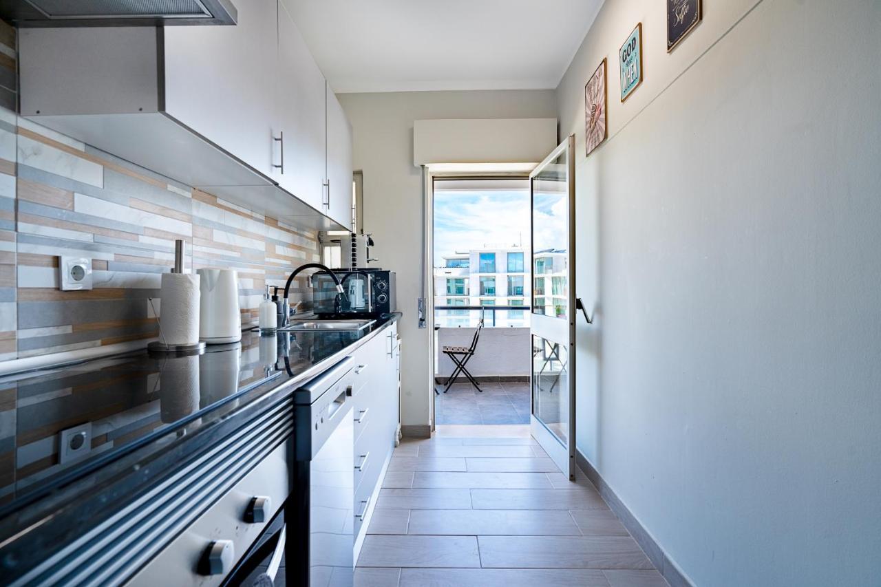Beachfront Apartment In Armacao Armação de Pêra Eksteriør bilde